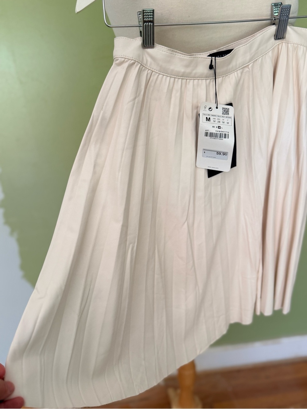 Faux Leather Mini Pleated Cream Skirt - Size M- NWT